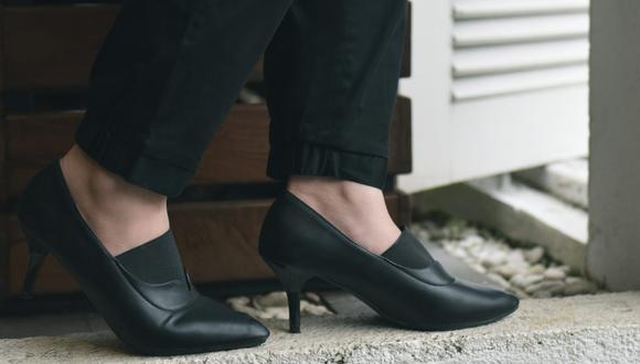 Este truco ayudará a que tus zapatos de tacón se ensanchen un poco y resulten mucho más cómodos. (Foto: Pexels)