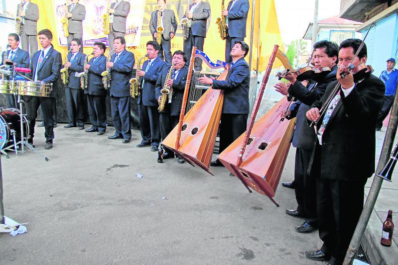 La cruz de mayo que los huancaínos festejan y veneran