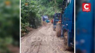 Conductores arriesgan su vida al cruzar por vía Puerto Bermúdez-Oxapampa