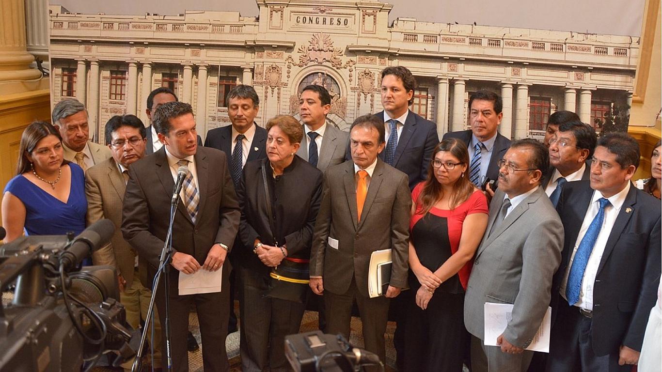 Fujimorismo presenta proyecto de ley para crear el Día del Fútbol Peruano