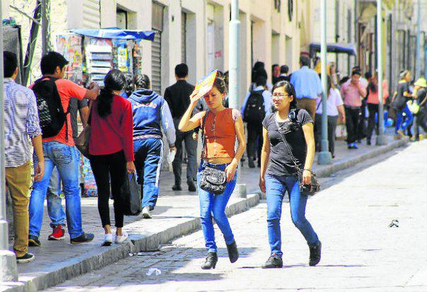 ​Calor en Lima continuará hasta abril, según Senamhi