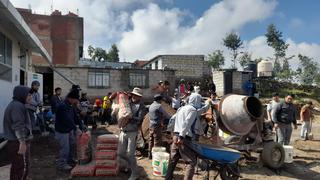 Arequipa: Policías ayudan a construir piso en colegio de Alto Selva Alegre