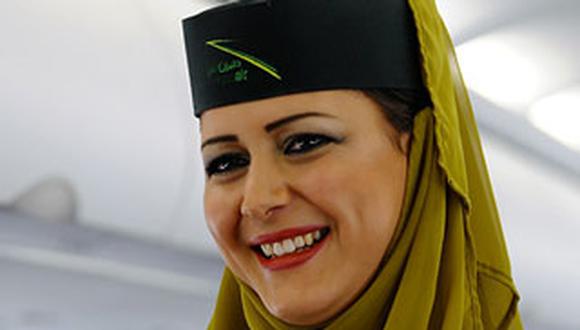 Azafatas egipcias podrán llevar el hiyab en los aviones