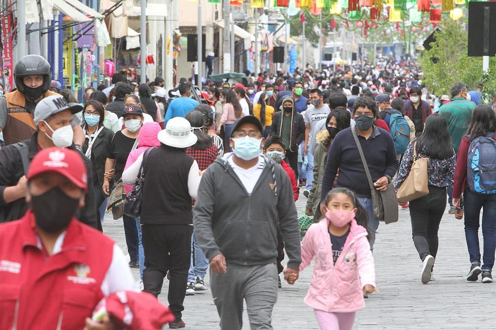 Arequipa: Aglomeración en principales calles a horas de Navidad 