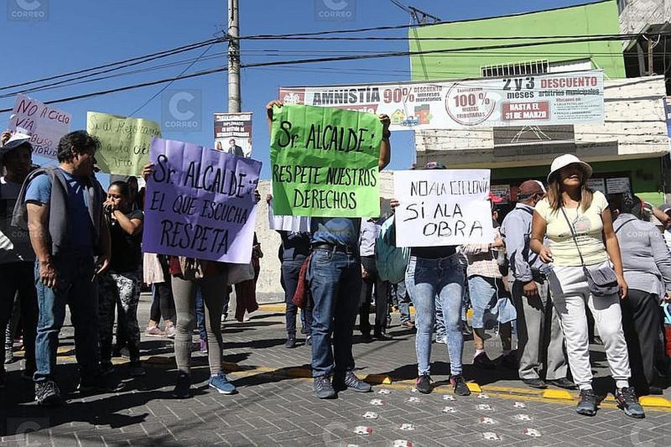 ​Comerciantes protestan contra la implementación de ciclovía en Arequipa (FOTOS)