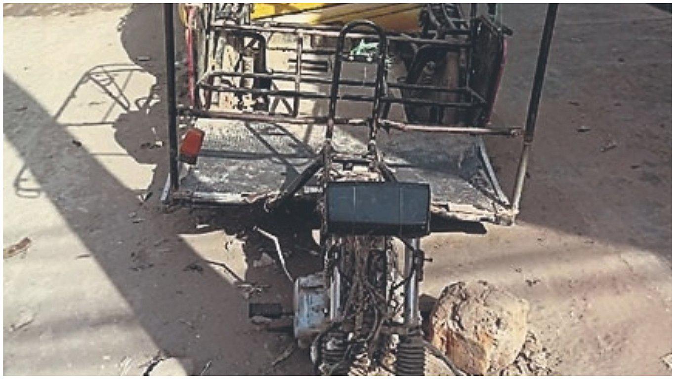 Encuentran mototaxi desmantelada en JLO 