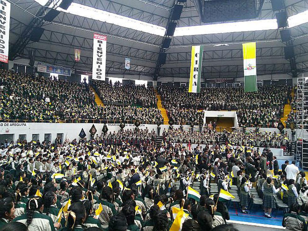 Miles de estudiantes de CIRCA en misa por 100 años del nacimiento del padre Carlos Pozzo (FOTOS)
