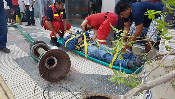 Chiclayo: Caída de poste metálico de Avenida Izaga provoca accidente de electricista (VIDEO)