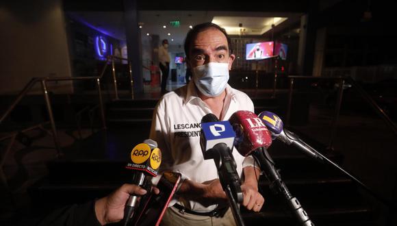 Yonhy Lescano, candidato presidencial por Acción Popular, declarando tras entrevista en Panorama. | Foto: Joel Alonzo/ @photo.gec
