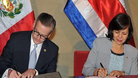 ​Perú y Costa Rica firman acuerdo de supresión de visas