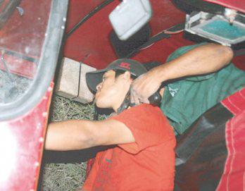 En campo papal roban mototaxi