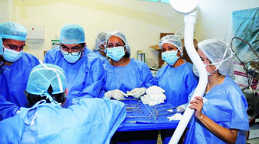 Médicos de Essalud son capacitados en cirugía de transplante renal