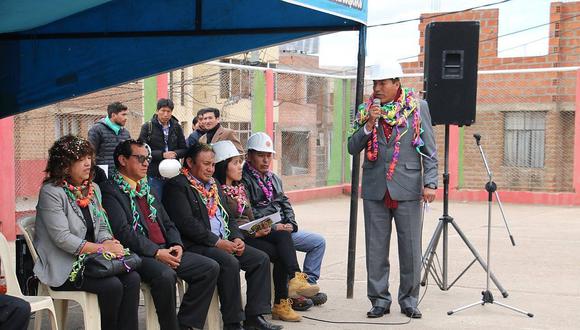 Alcalde de Puno anunció la construcción de más canchas deportivas