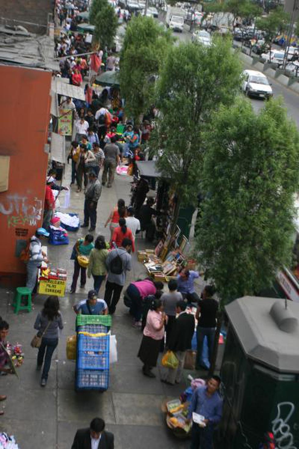 Caos en el Centro de Lima: ambulantes toman avenida Abancay