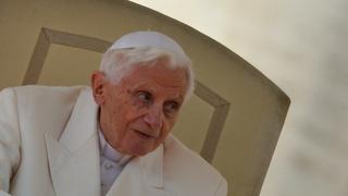 Benedicto XVI pide perdón a víctimas de abusos y expresa su “profunda vergüenza”