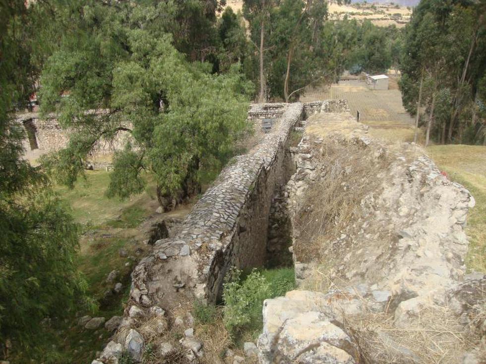 Derrumbes dañan sitio arqueológico Huarivilca (FOTOS)