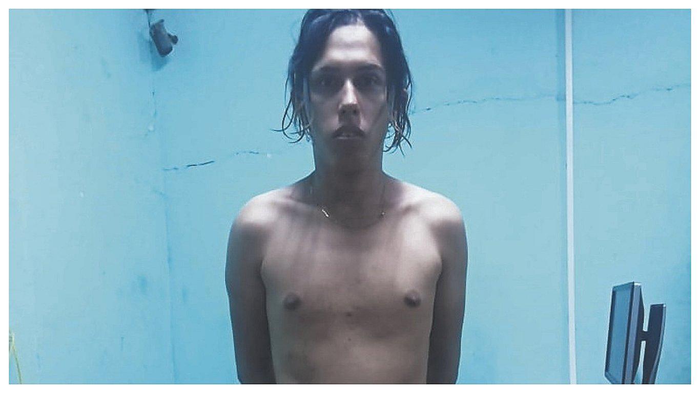 Agentes policiales lo detienen portando revólver 