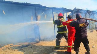 Fuego arrasa con ocho viviendas en Paita (VIDEO)