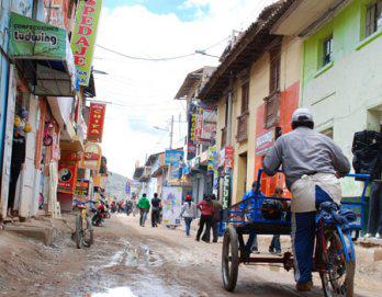 El céntrico jirón Junín es un caos en Jauja