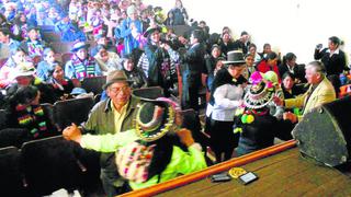 "Por vergüenza dejan de hablar el quechua"