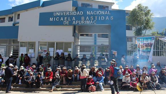 Rechazan cierre de filiales de la Universidad Nacional Micaela Bastidas de Apurímac