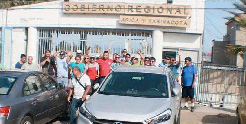 Colectiveros chilenos buscan recuperar vehículos incautados en Tacna con apoyo de sus autoridades