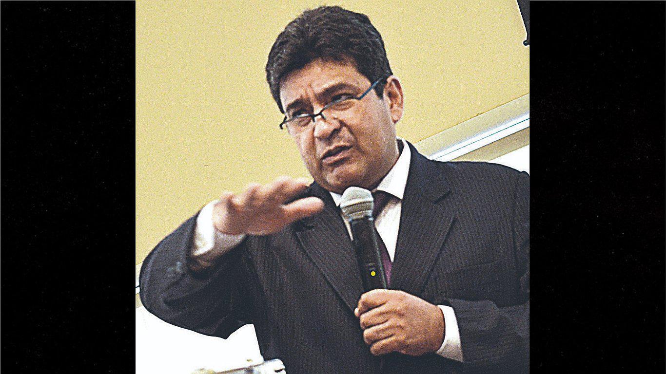 Rafael Yamashiro Oré: "Sería lamentable que Lourdes Flores acompañe a Luis Bedoya Reyes"