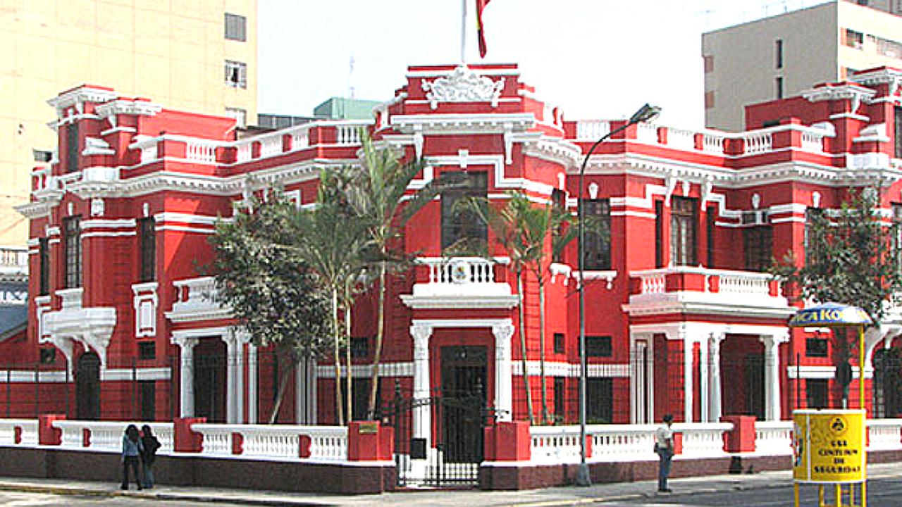 Perú cancelará visa y considerará "ilegales" a diplomáticos de la embajada de Venezuela 