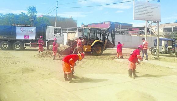 Retiran más de 150 metros cúbicos de arena de las avenidas de Talara