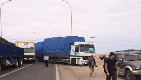 Tacna: Camioneros vuelven a cerrar vía internacional en tercer día de paro