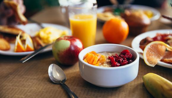 "El desayuno debe aportar entre el 20% - 25% del total de energía diaria requerida de un adulto”, explica Aracelly Bravo. (Foto: Difusión)