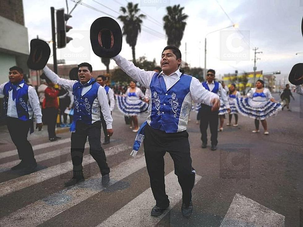 Grupos folclóricos rinden su saludo a la reincorporación de Tacna