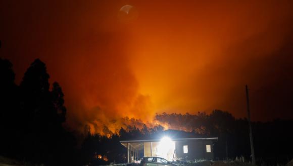 Vista de un incendio en Santa Juana, provincia de Concepción, Chile el 3 de febrero de 2023.  (Foto de JAVIER TORRES / AFP)