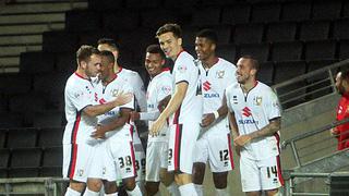 MK Dons de Cristian Benavente sigue en la Capital One Cup