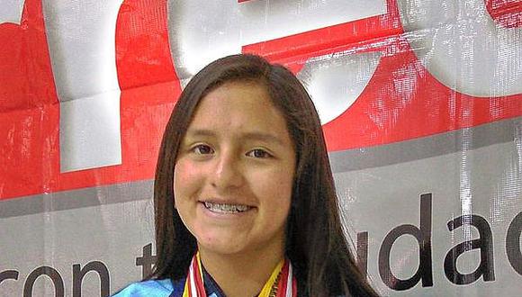 Campeona de natación pide apoyo para este deporte en provincias de Huancavelica