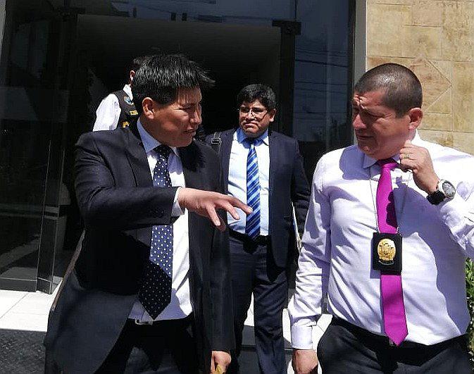 Policía y Fiscalía Anticorrupción ingresaron a oficina de funcionario agredido