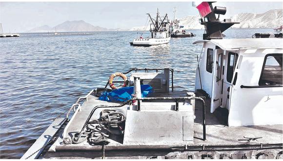 Buzos hallan otros dos cuerpos de pescadores atrapados en boliche de lancha hundida 
