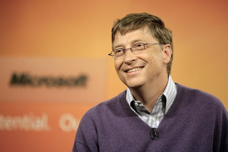 Ministro de Economía invitó a Bill Gates a Perú