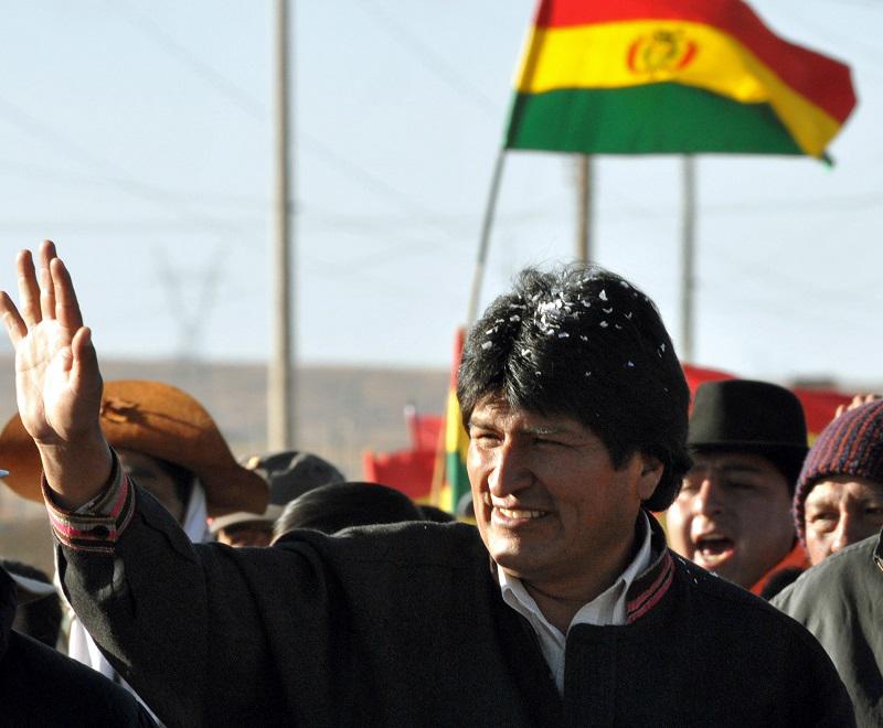 Bolivia: Funcionarios están obligados desde hoy a hablar un idioma nativo