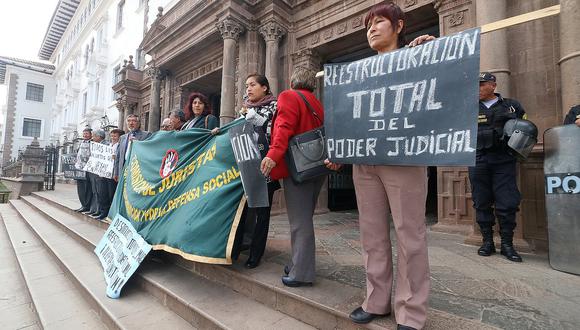 Plantón en Cusco por denuncias de corrupción en el CNM