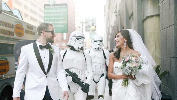 Esta pareja realizó una elegante boda inspirada en “La guerra de las galaxias”
