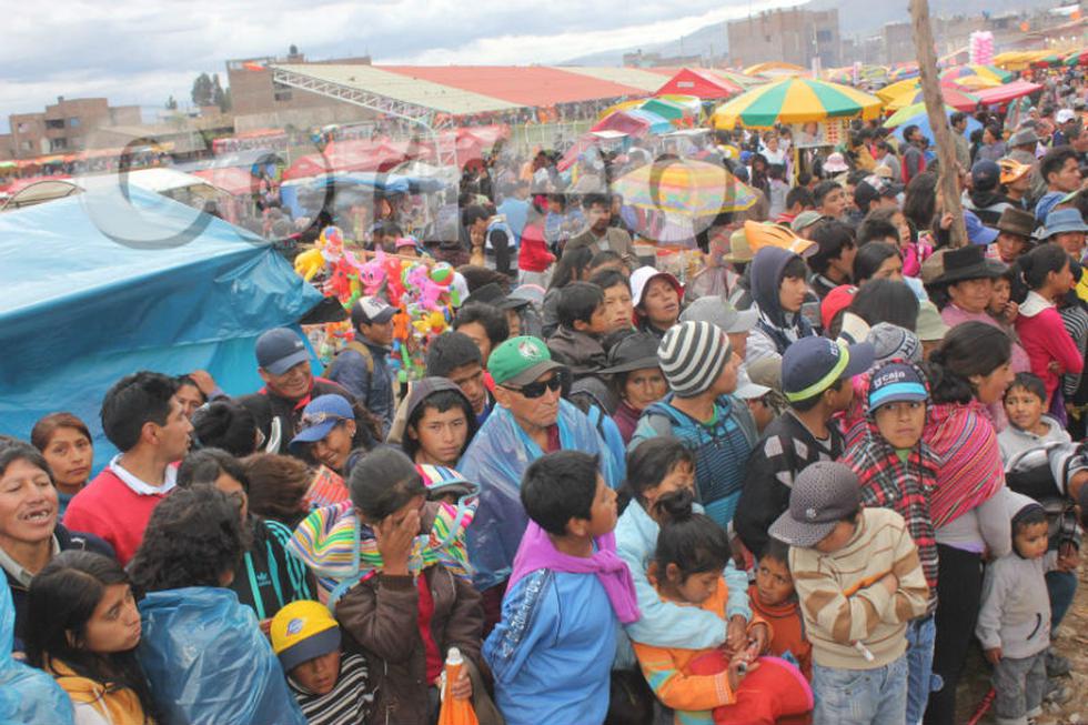 Con ritual mágico preparan pachamanca más grande del mundo (FOTOS)