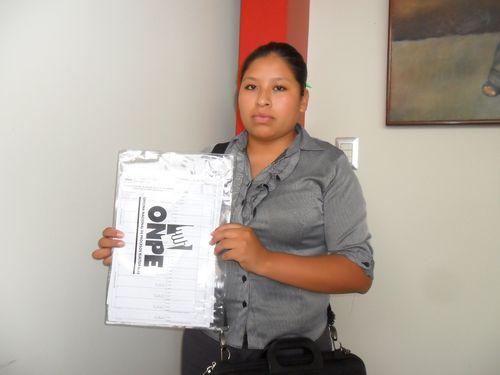 Presentan 7 mil firmas para revocar a Mita