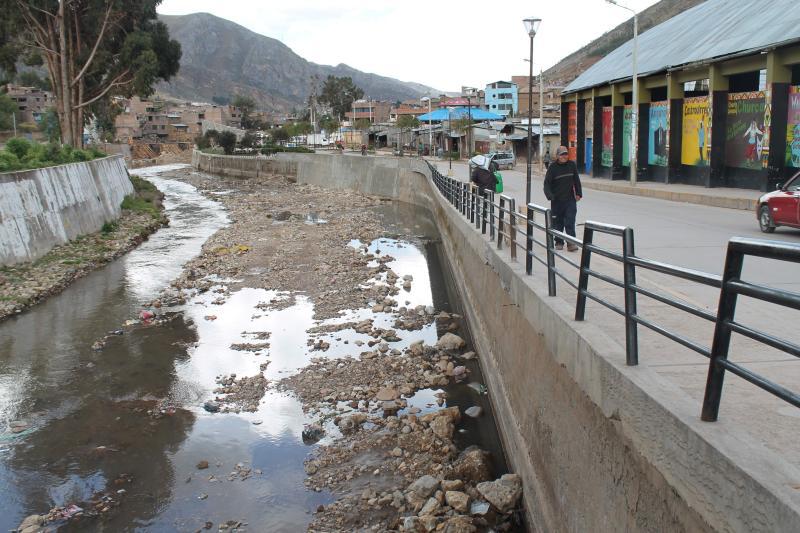 Río Ichu contaminado por heces y minerales