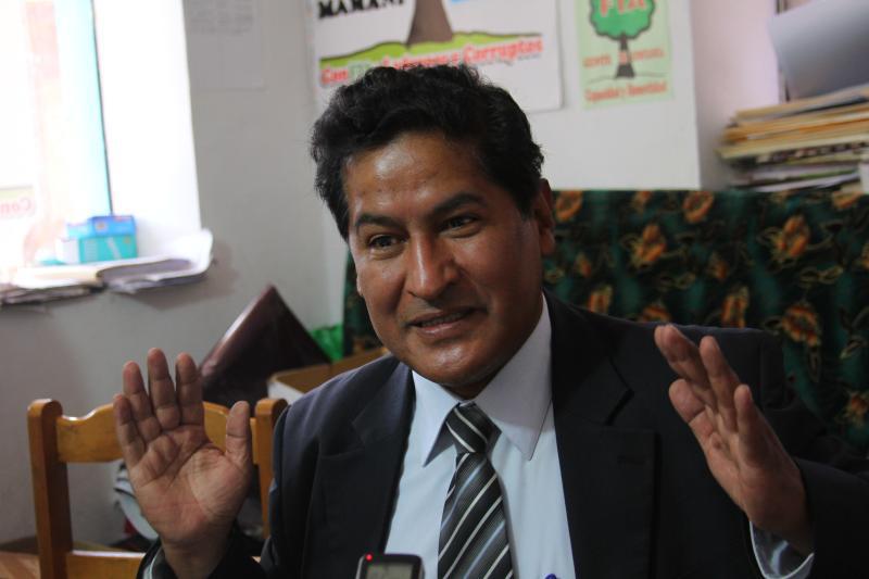 Conociendo a nuestros candidatos: Entrevista a Oswaldo Luizar