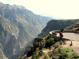 Inauguran novedosos miradores en el Cañón del Colca 