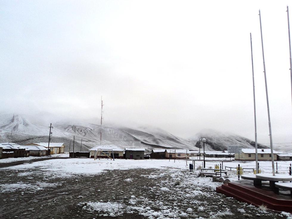 Huancavelica: Centro poblados soportan 30 horas de nevada (FOTOS)