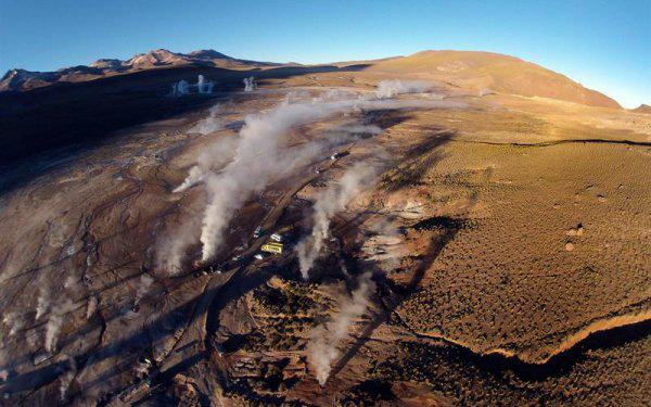 Chile: ​Turista belga en riesgo vital tras caer a géiser