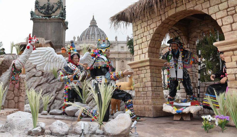 Cada año la plaza de San Pedro, ante la basílica, exhibe un Portal de Belén durante las fiestas y en esta ocasión se eligió por primera vez uno de Sudamérica, en concreto de esa región peruana. (Foto: Víctor Sokolowicz / Difusión)