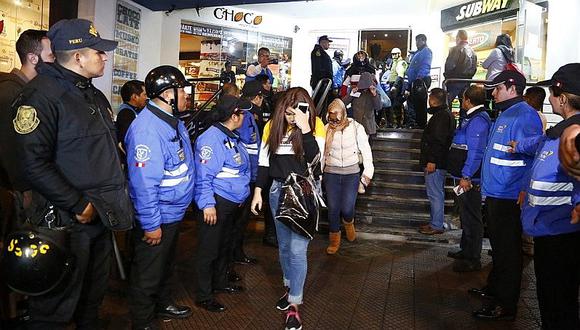 Miraflores: Retienen a 20 venezolanas en discotecas y pubs (FOTOS Y VIDEO)